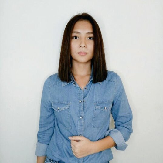 kdthniel's tweet photo. — it's like a garment perfectly tailored
    to fit the way she carries it... —

#KathNiel 💙 https://t.co/IJaq8yDhnT