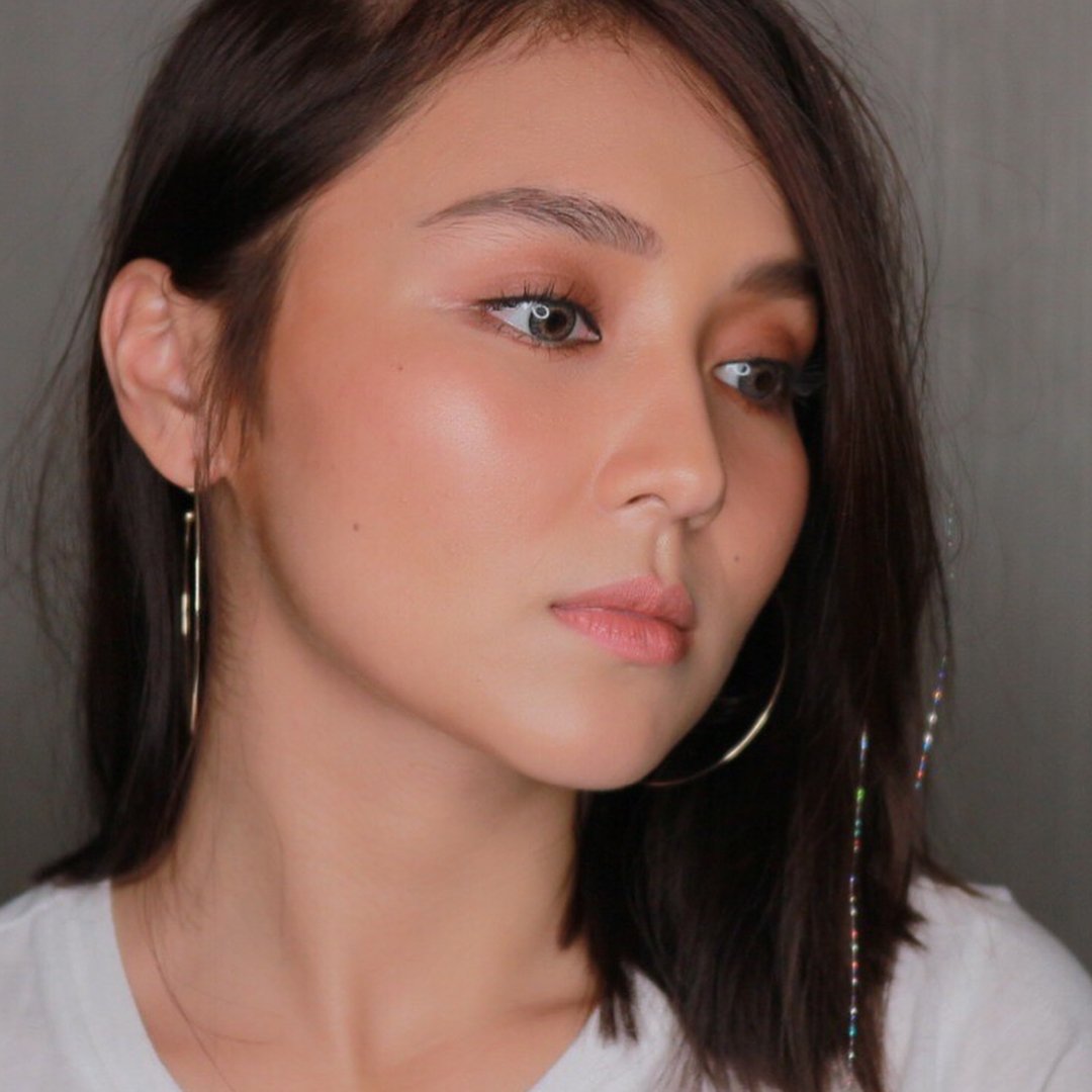 kdthniel's tweet photo. — with a touch of grace... and the quietness of that sad smile. —

#KathNiel 💙 https://t.co/xeYg0mfBkY