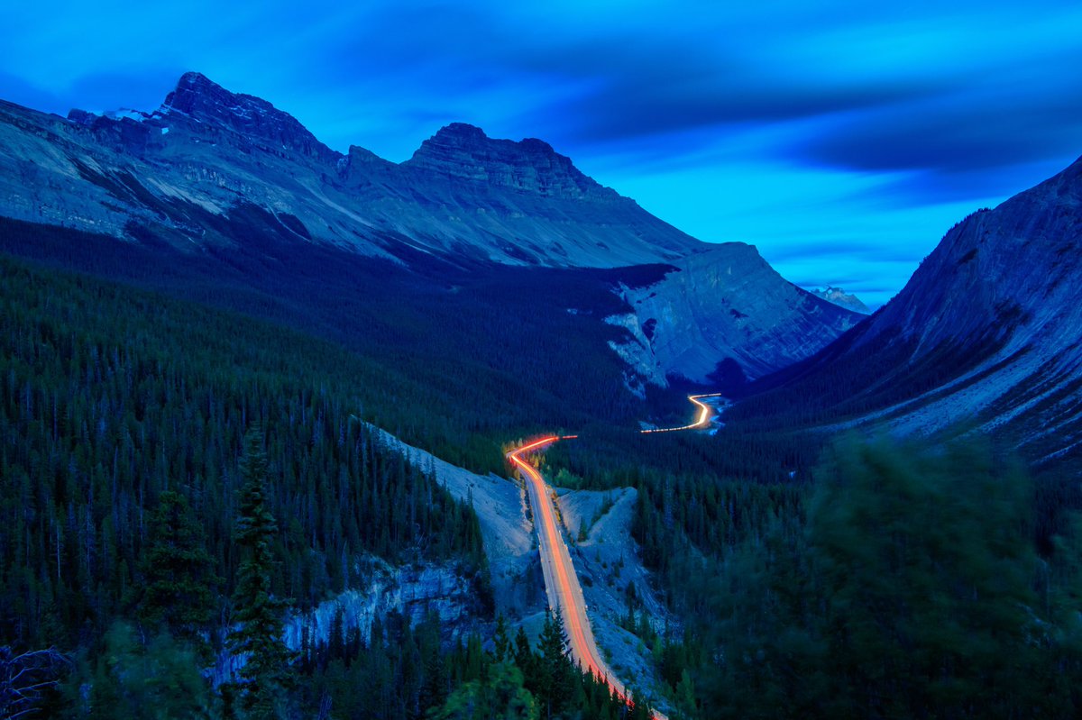 FurtherPursuit's tweet photo. Let the lights guide your way. #ExploreCanada #Canada #ThePhotoHour #StormHour #EarthCapture #Banff https://t.co/lyK1nJHKE7