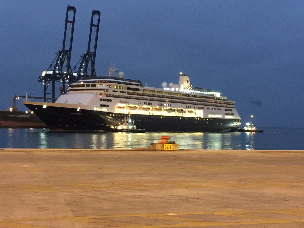 muellaje's tweet photo. Bienvenido a  San Antonio , Zaandam . Han llegado al primer puerto de Chile https://t.co/Bor3R0HXyu
