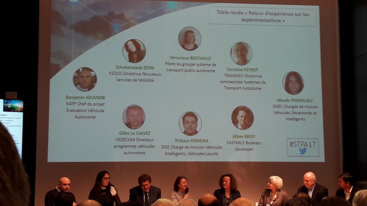 caillat_ocm's tweet photo. #STPA17 DGEC annonce décret expés vehicules autonomes "d'ici fin d'année" permettant conduite déportée càd conducteur hors véhic / navette https://t.co/K2Gx9Ahr2S