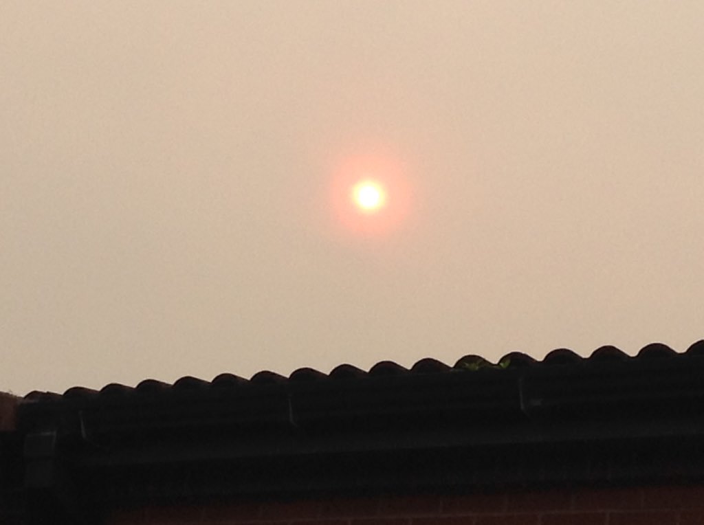 PFPSMissBirchal's tweet photo. Wow! We are all mesmerised by the #redmoon! @PFPSMrsW https://t.co/hi71DkIIAp