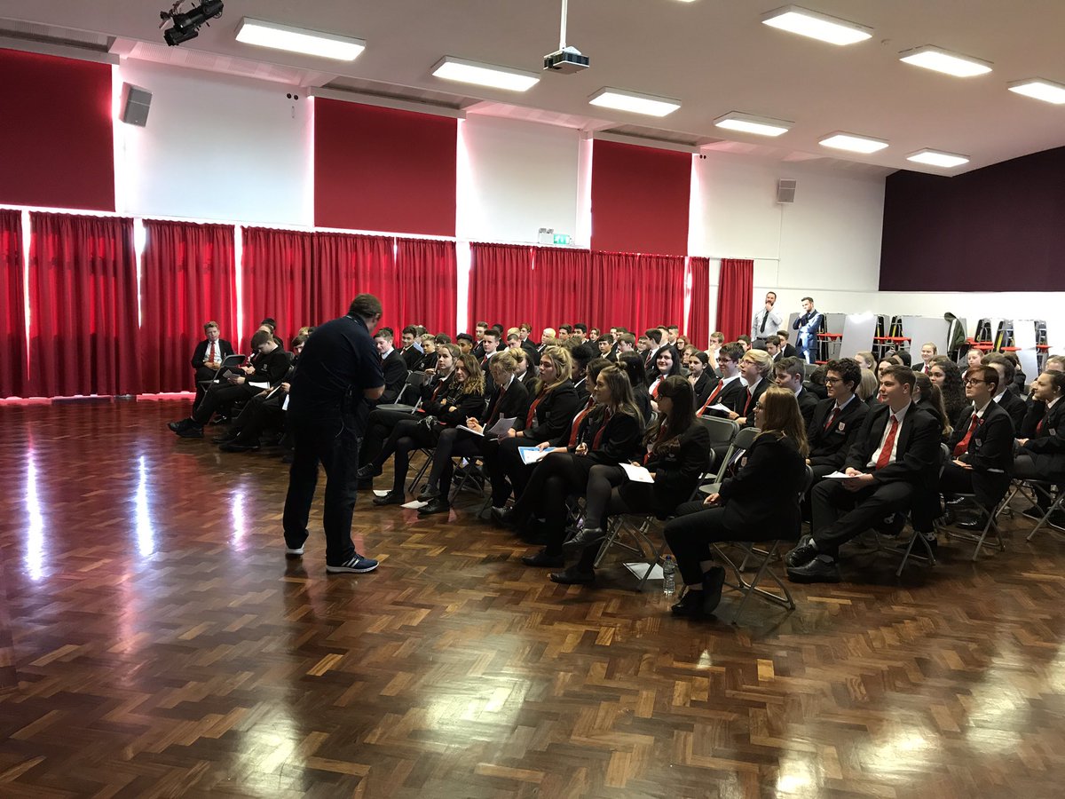 Crestwood_DfE's tweet photo. @PositivelyMAD Thank you Jay for a an inspirational &amp; exhuberant session. We are #PositivelyPrepared 👍#ExamBusting #SkillsandTechniques https://t.co/PBkGzOSIZX