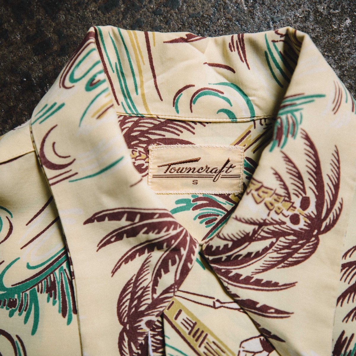 TAROCK_TOKYO's tweet photo. 【入荷商品】
1940's TownCraft L/Sアロハシャツ Size S
¥28900+tax

希少なビンテージアロハシャツの中でもさらに希少である長袖アロハシャツ。
40'sのTownCraftタグもレア。 https://t.co/ZOmGsNd9rA