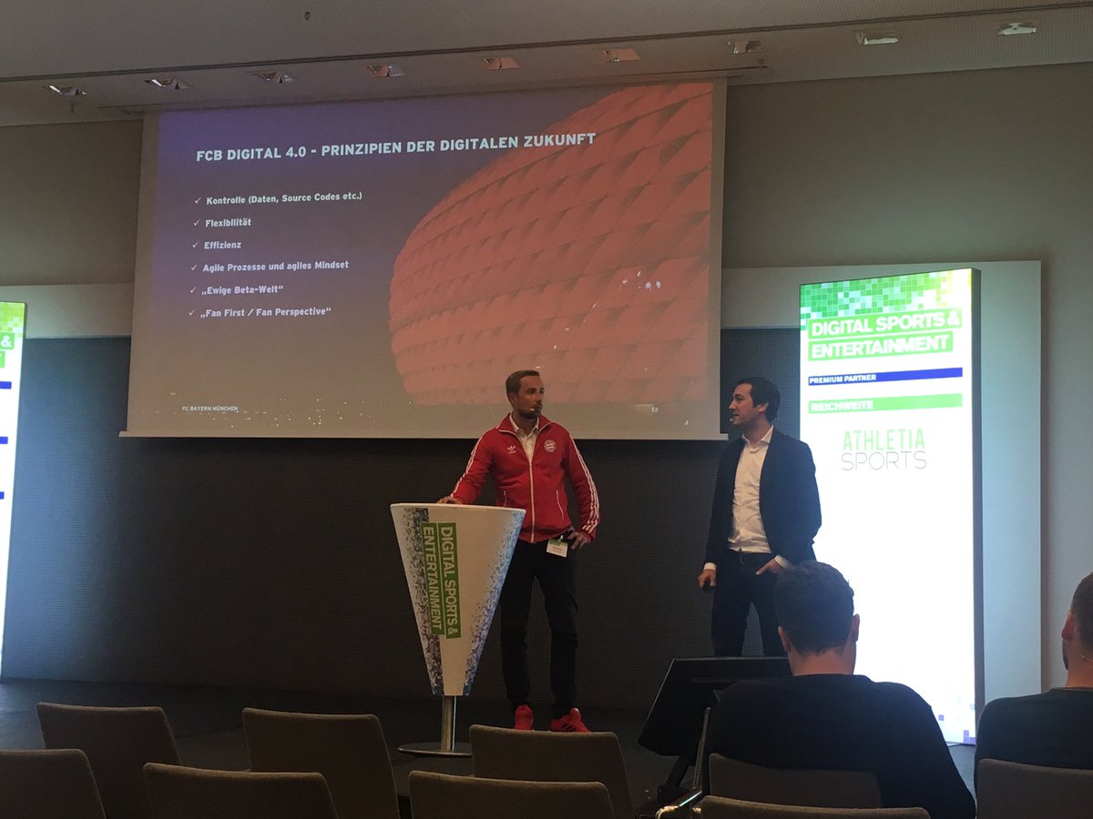 Marti_B_'s tweet photo. Everyone talks about digital first at #DSE17. F**k no! Thanks to @benjsto from @FCBayern who has made it clear: Fan first! https://t.co/osiM16LegZ