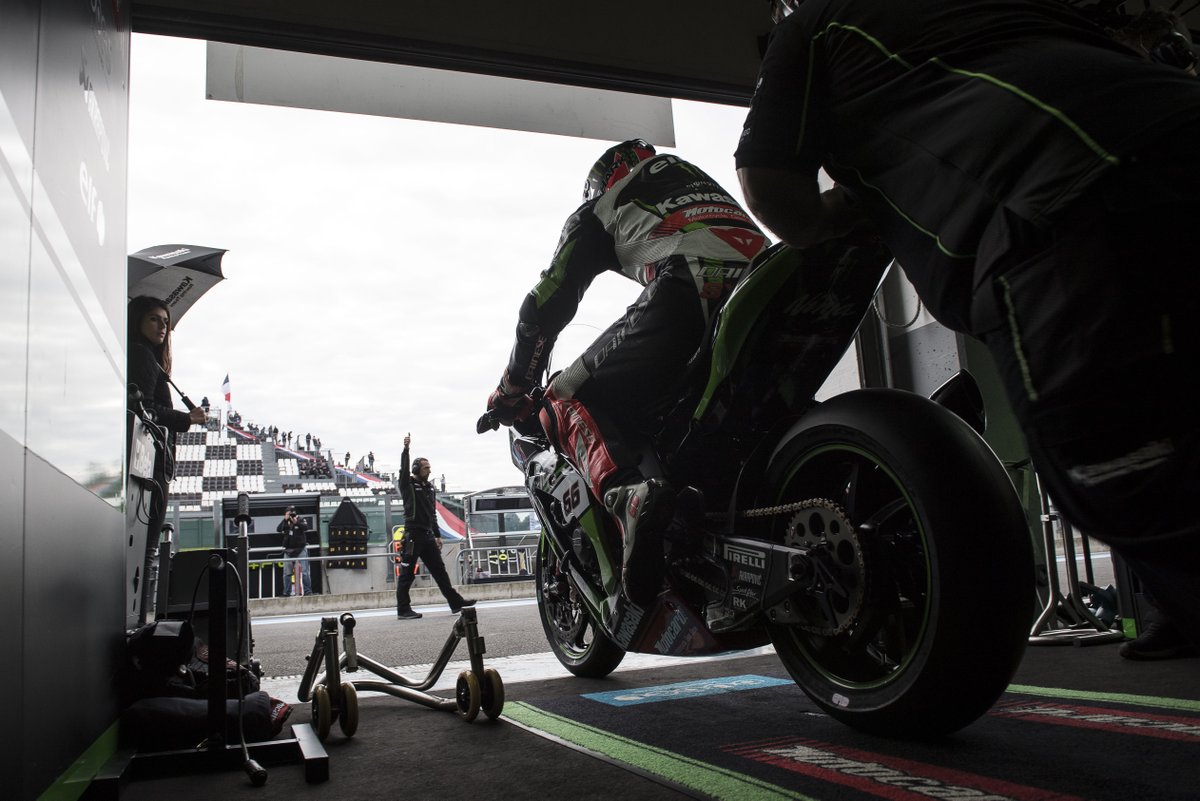 Kawasaki_Italia's tweet photo. C’è un secondo posto piloti e un titolo costruttori WSBK da conquistare. Insomma, tanto basta per dire #ForzaKawa.
#JerezWorldSBK https://t.co/QtxKs0NKZ6