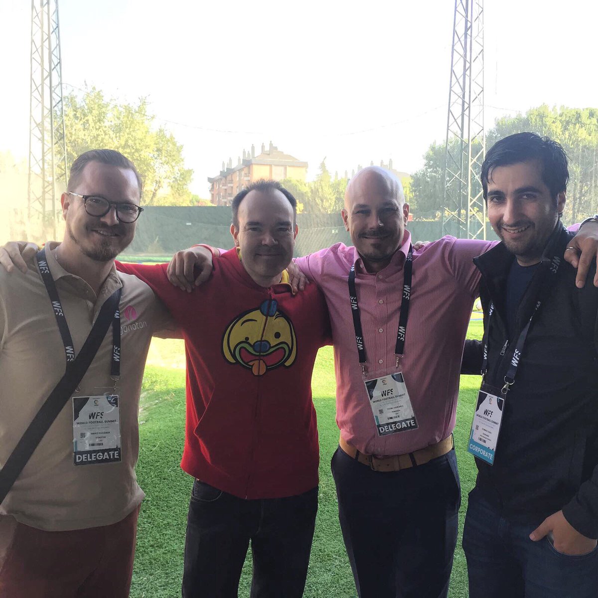 yonoton_com's tweet photo. Terveisiä Madridista #wfs2017 messuilta! ☀️Mahtavat kaksi päivää edessä 🙌 #petervesterbacka #yonoton https://t.co/Tn30OXKhG0