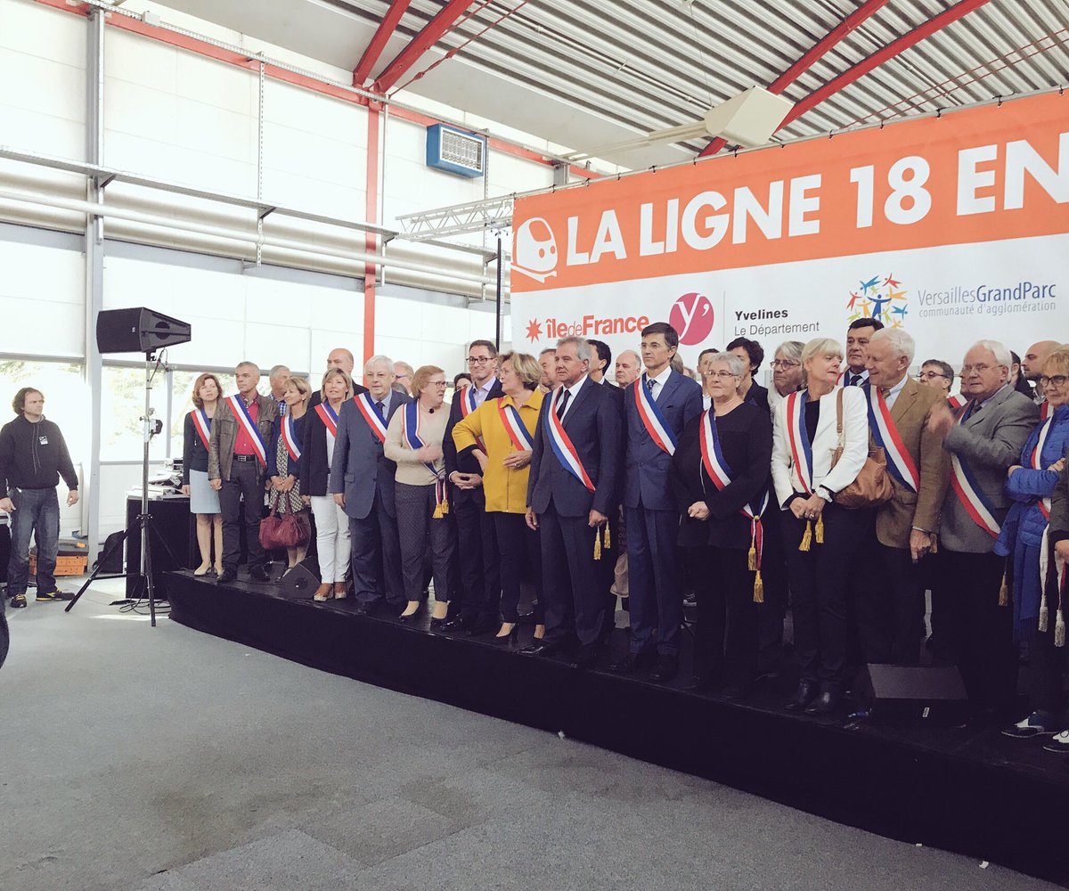 sqy's tweet photo. De nombreux élus présents pour #SauvonsLigne18. https://t.co/ssxXjWy4Yl