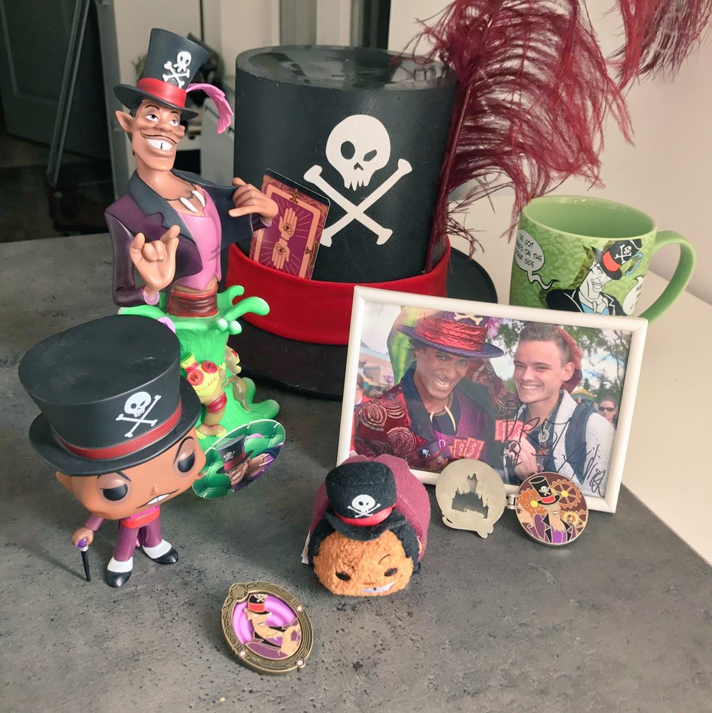Guet15's tweet photo. You're in my world now, not your world... 💀🎩💜 #DisneyCollector #DisneyHalloween https://t.co/zfmjE0cMg9