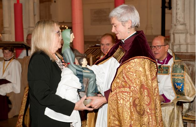 stedscath's tweet photo. A few photos from the Evensong farewell service held yesterday for Dean Frances Ward. Credit @KeithMindham https://t.co/tBOx6pigsX