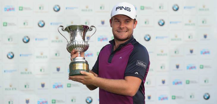 Tyrrell Hatton fa suo il 74° <a href="/ItalianOpen/">Open d'Italia</a>, un magnifico torneo con una cornice di pubblico favolosa (oltre 73.000 le presenze)!
#skygaspower