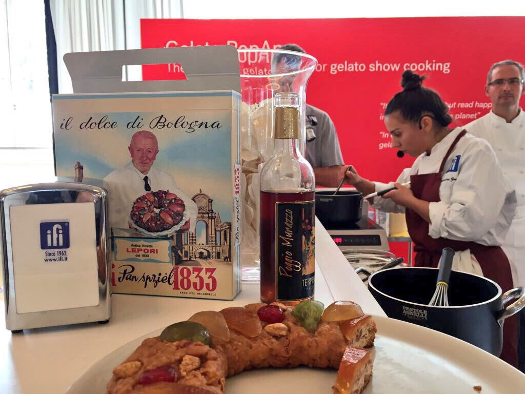 cibovagare's tweet photo. Nell’Area Gelato Live IFI è l’ora del #gelato in #trattoria! La #cucina di #DaAmerigo1934 si trasferisce da #GelatoPopApp. #MilanoGolosa2017 https://t.co/i6I7mDugmq