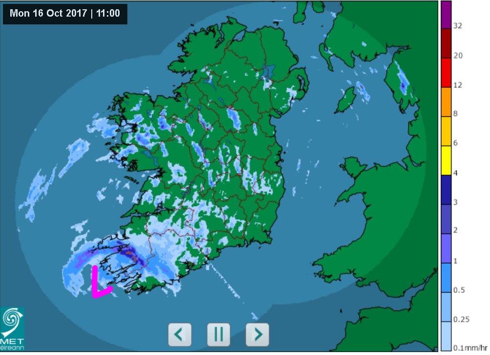 Post tropical #Ophelia showing up on <a href="/MetEireann/">Met Éireann</a> radar. Almost lunchtime.