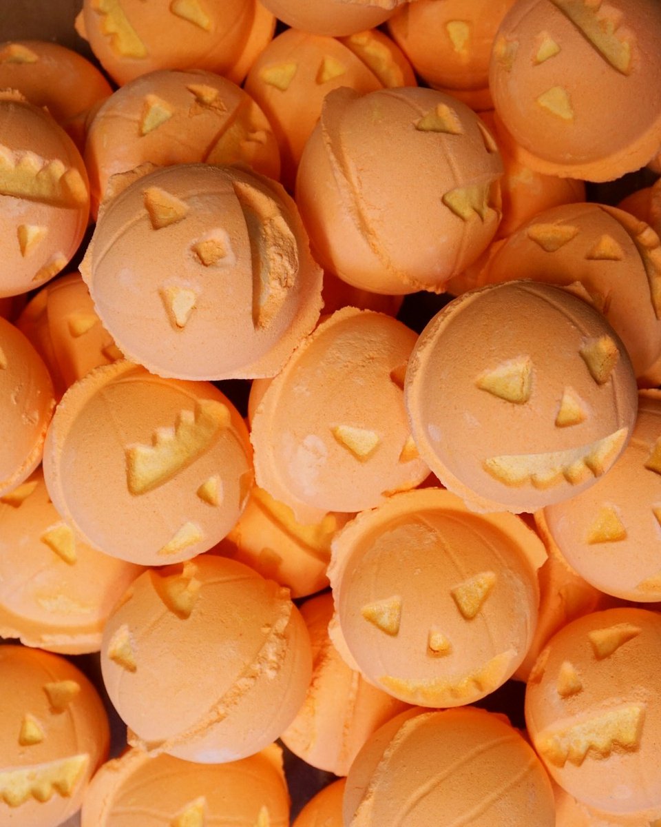 LushNottingham's tweet photo. 🎃Get spoopy with our Pumpkin bathbomb ! Not long left till Halloween ! 🎃  #lush #bathbomb #nottingham #halloween #pumpkin https://t.co/U2XEqAEKqa