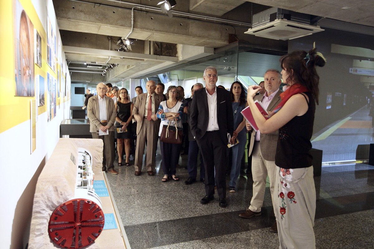 PhotowalkVLC's tweet photo. ¡Exposición con vuestras fotos del #photowalkVLC con @metrovalencia inaugurada! ¡Sala Lametro de la estación Colón hasta el 10 de noviembre! https://t.co/RcTiiRvXxu