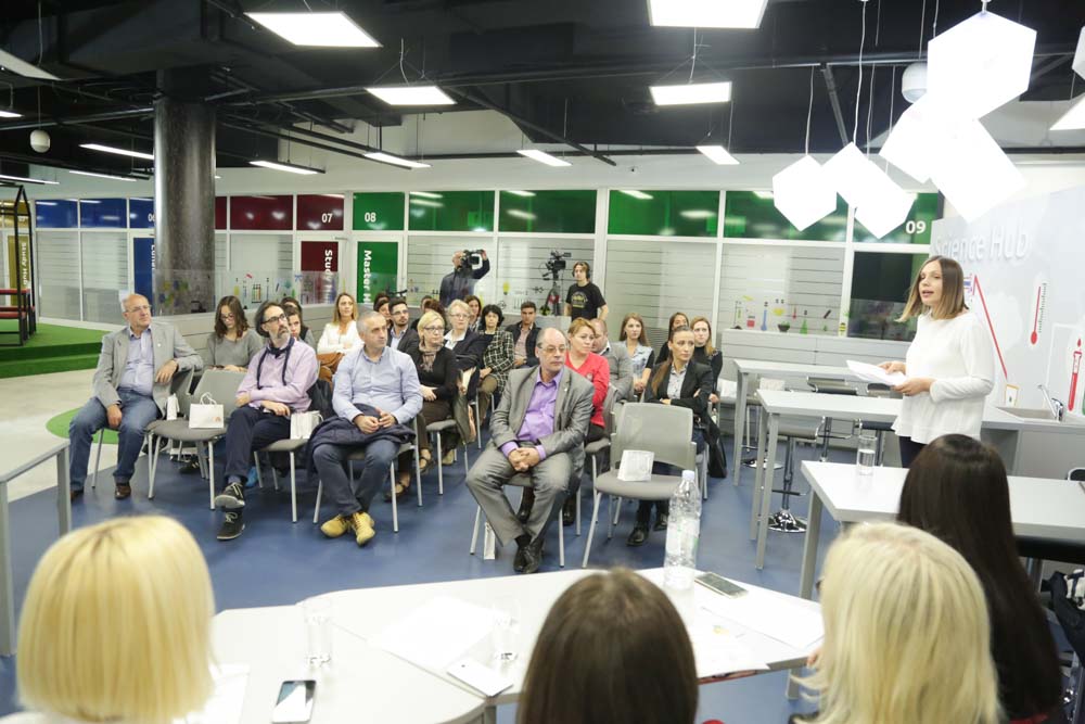 institut_edu's tweet photo. IMO, @SavremenaGim i @PRDrustvo održali su u četvrtak, 12.10, od 18h, #How2PR panel-diskusiju o upotrebi nove tehnologije u obrazovanju. https://t.co/jAnvbYl1uT
