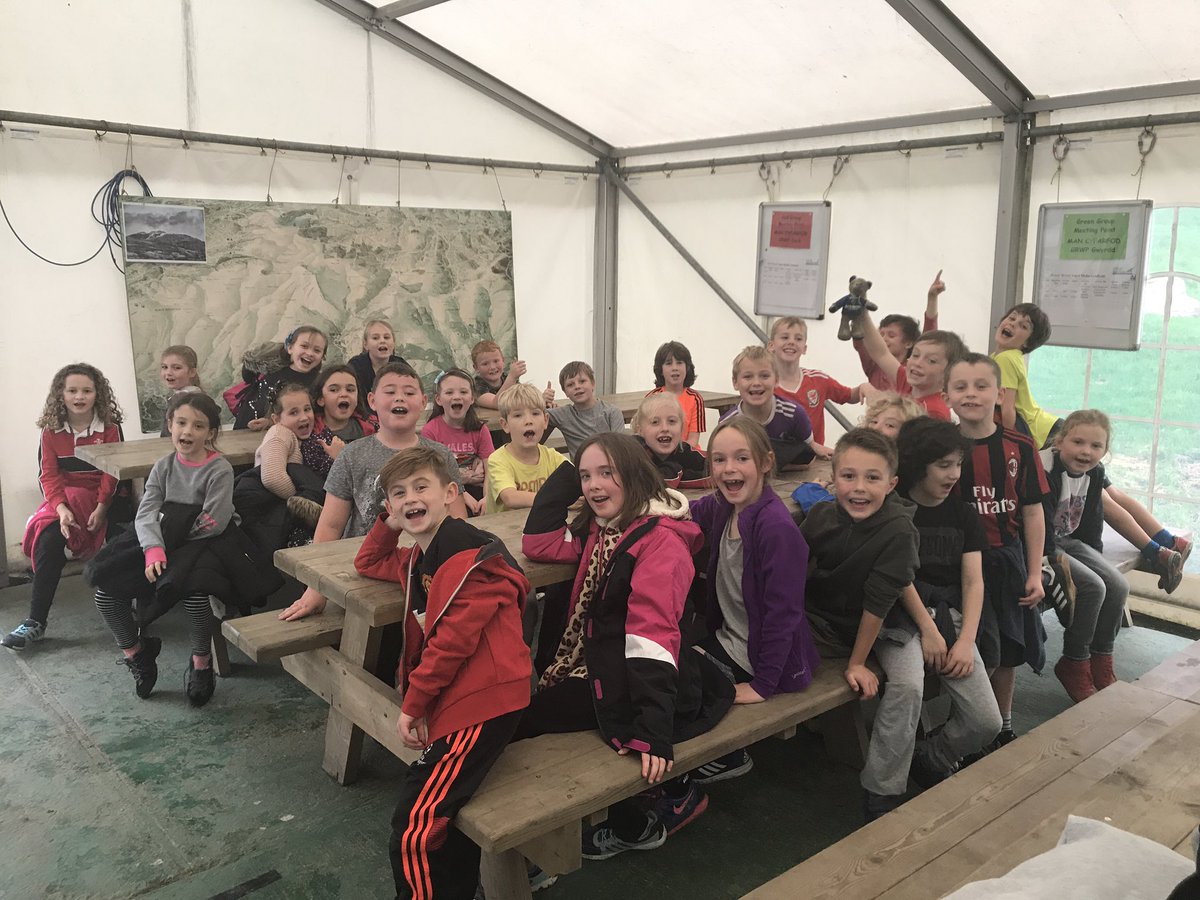 MelinGruffydd's tweet photo. #Bl4A wedi cyrraedd yn ddiogel yn Abercraf! Barod am antur! #Yr4A have arrived safely in Abercrave! Ready for an adventure! #BannauBrycheiniog https://t.co/PMfOQ9darK