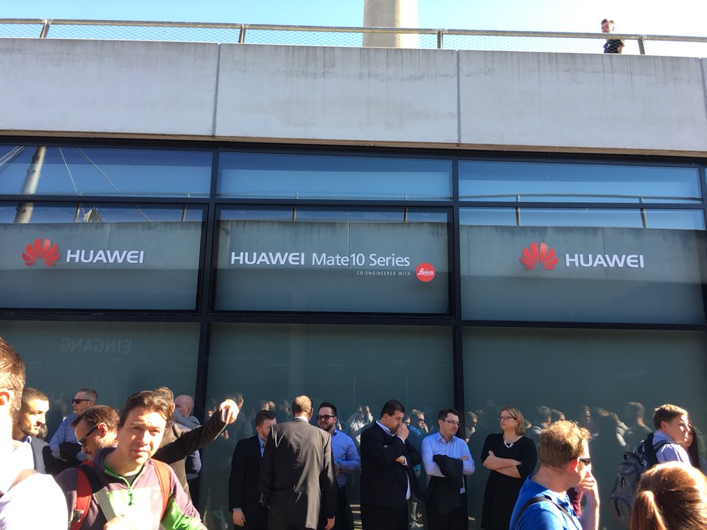 pipeliz_tech's tweet photo. @TECH_cetera @HuaweiMobileCo @aletecno @JoseCarlosTecno @ivanosio @GuilloEscalante @onegarzon @guapacho @diegocambiaso @cavalenzu #UltimatePerformace, rendimiento extremo es la promesa del #Mate10 https://t.co/uuvsfbmKSQ https://t.co/0OfVVrP6tB