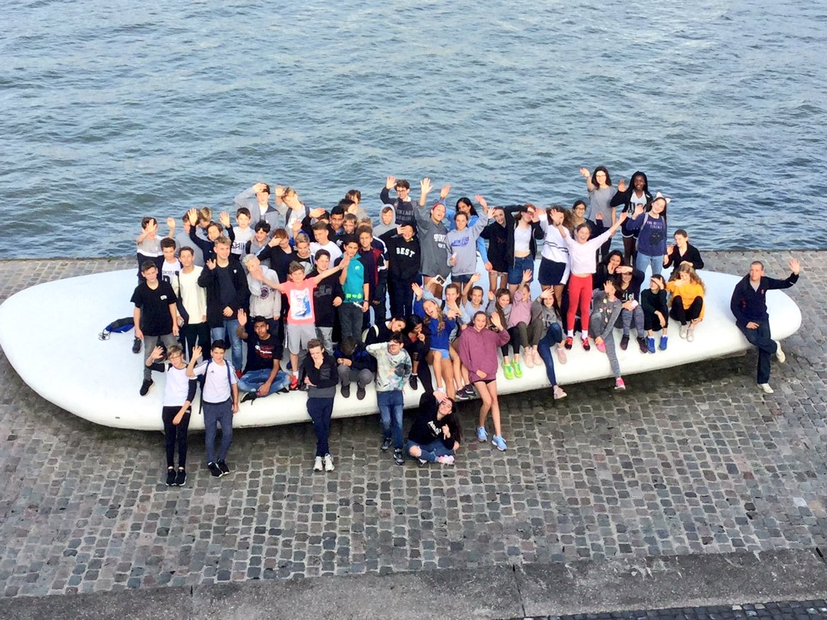 HighgateSpEx's tweet photo. #HighgateFootball & #HighgateHockey sight-seeing in #Rotterdam2017 😀👀 https://t.co/zUYCDmn8Me
