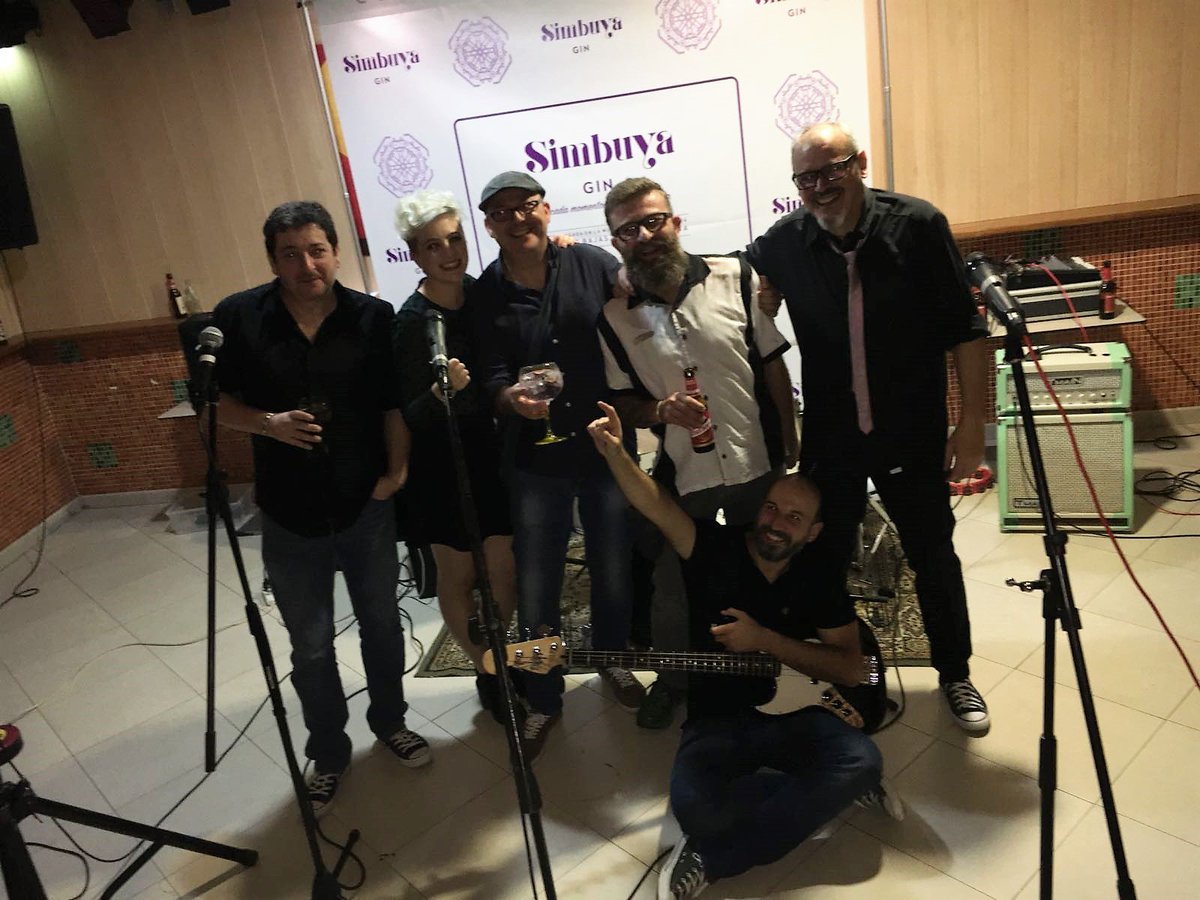 Simbuya_Gin's tweet photo. ¡Gran noche la del viernes en Disco-Pub Limite! ¡Gracias por la acogida! #Simbuyagin #DrySurfers https://t.co/zIHietXv2w