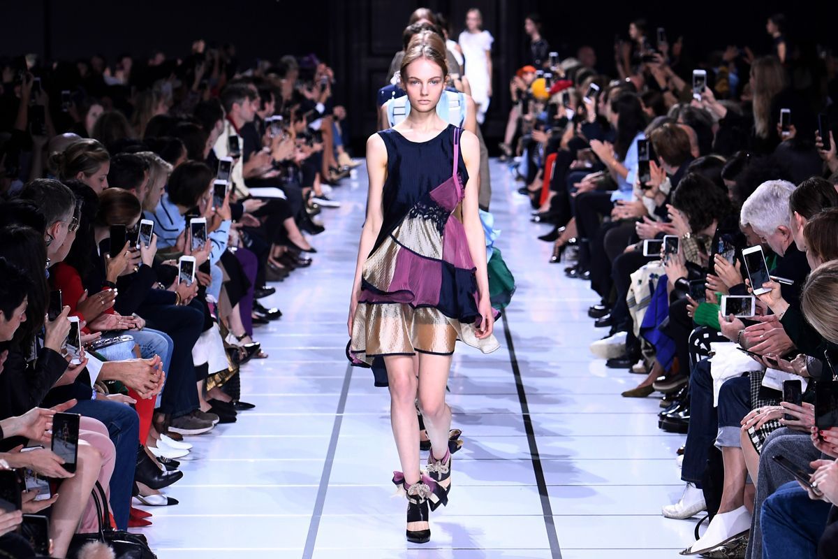 Vogue Japan در توییتر 今 この東京ブランドが面白い アマゾン ファッション ウィーク東京 の見どころを早わかり Sacai Undercoverによる 凱旋ショー も T Co Ha85lutpbl Afwt