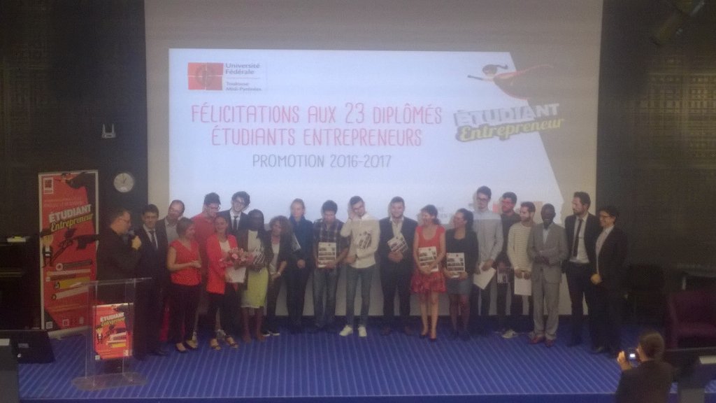 lesgermes's tweet photo. #étudiant #entrepreneur #remise de #diplôme 🎓 #superentrepreneur #Toulouse https://t.co/aGrOWpoTrc