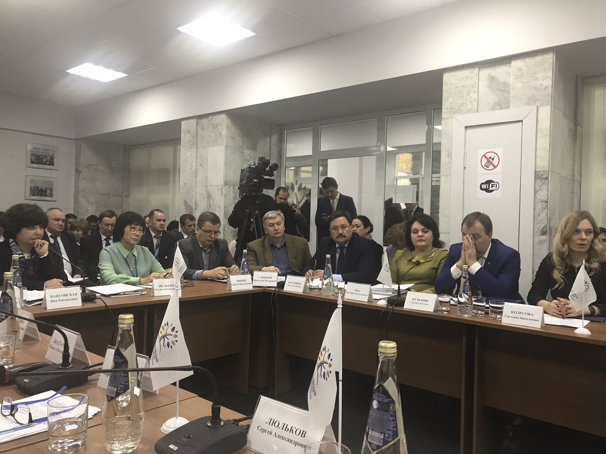 На совещании по формированию кадровой политики губернатор <a href="/morozov_si/">Сергей Морозов</a> объявил о старте регионального проекта Лидеры региона