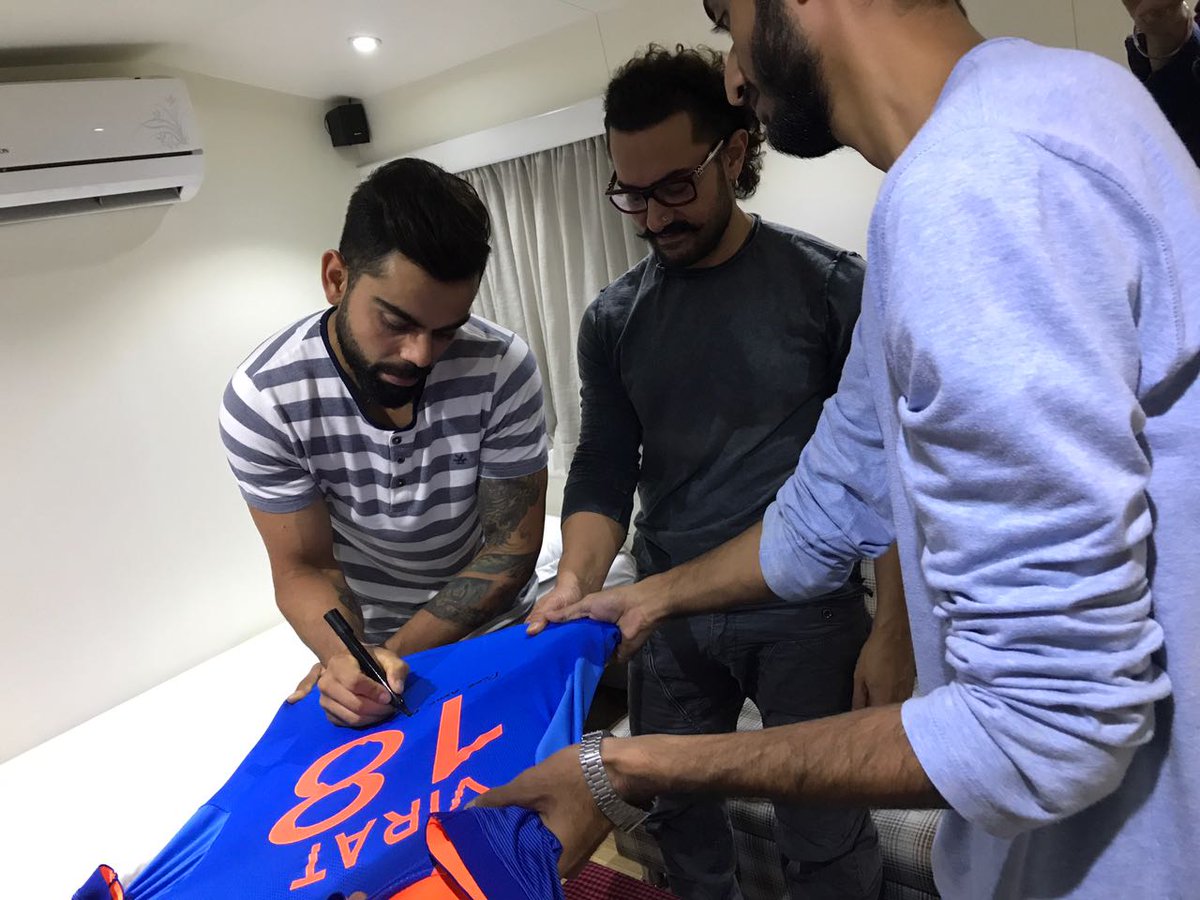 imVkohli's tweet image. Had a great time chatting with @aamir_khan bhai, so humble and genuine. Just need to learn the Rubik's Cube technique from you now! 😀👌