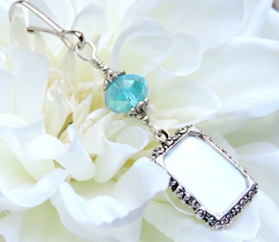 smilingbluedog's tweet photo. Wedding bouquet photo charm with aqua crystal. Wedding memoria… https://t.co/88c4aC6zyj #pottiteam #BridalShowerGift https://t.co/DvDqaxLv8r
