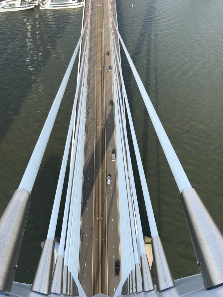 TimBrinkman59's tweet photo. Gave training en gave locatie!!πͺπ»π #rotleven #erasmusbrug #rotterdam π³π¬ https://t.co/dj9Nth8R4E