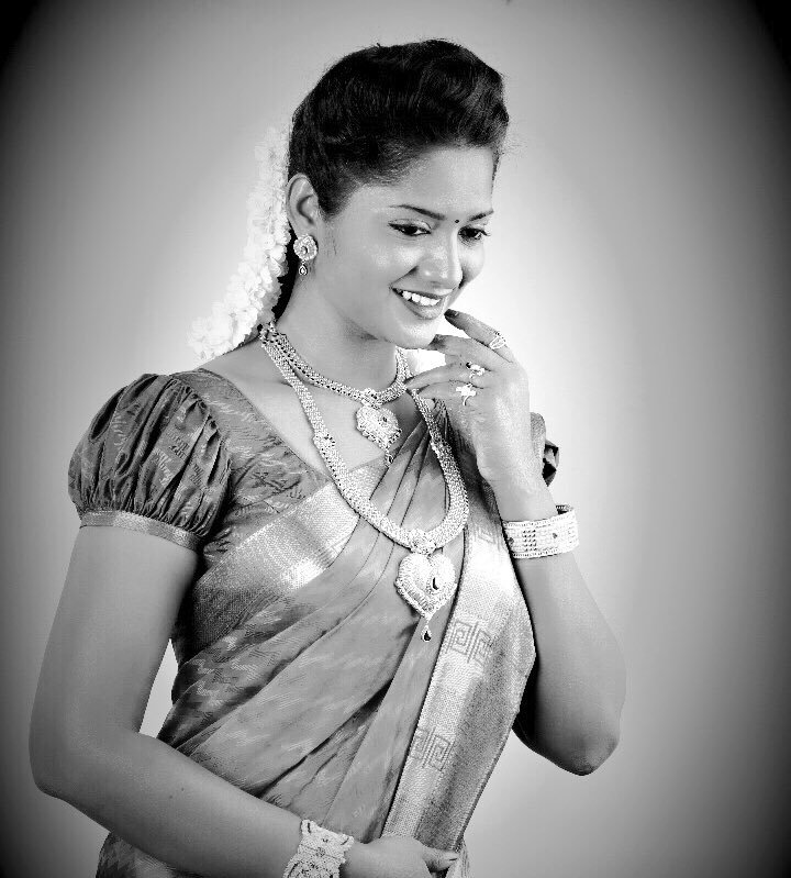 worldcinema1000's tweet photo. @mathumila10 #mathumila cute https://t.co/3FgmsggAxx