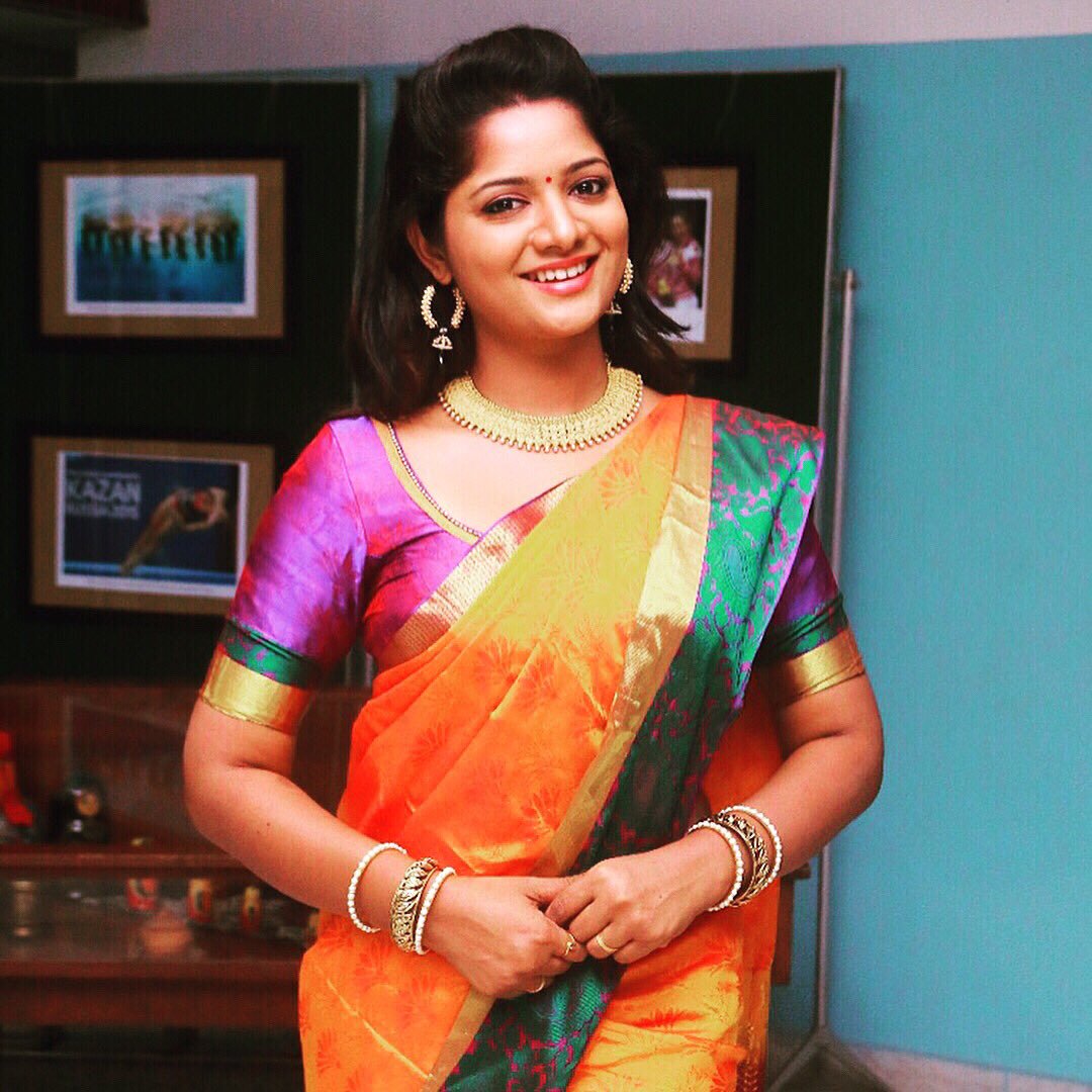worldcinema1000's tweet photo. @mathumila10 #mathumila cute https://t.co/3FgmsggAxx