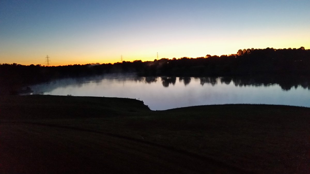 campernst's tweet photo. How's your Monday morning looking? #lightfog #riseandshine https://t.co/nLy3giCG25