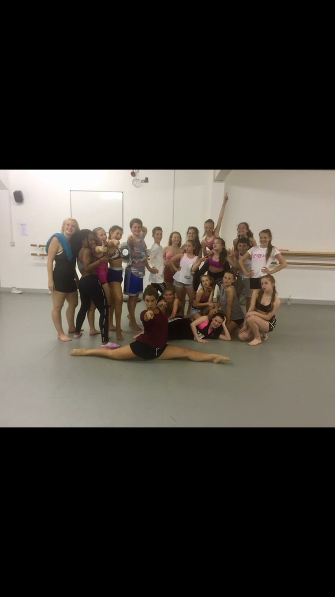 glendaleTA's tweet photo. Happy Birthday to the lovely Miss Danielle! Have a great day🎉❤️ https://t.co/QUlSGDVEcj