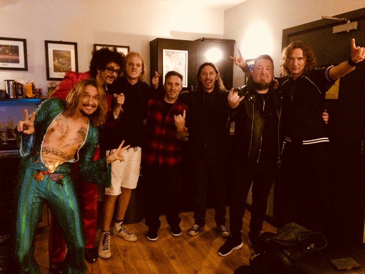What an amazing Tour! thanks to every 1 that came and rocked with us &amp; to the legends <a href="/thedarkness/">The Darkness</a>  for having us \m/
<a href="/mcd_productions/">MCD Productions</a>