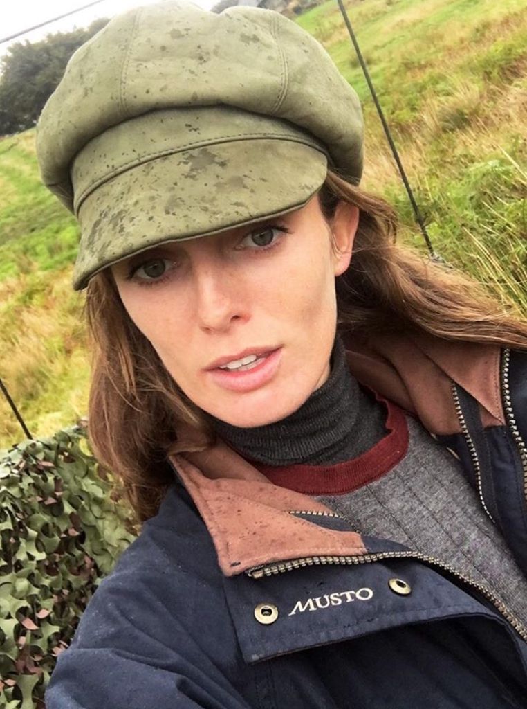 TroyLondonUK's tweet photo. 🍃🍂🍁 Love seeing our soft Olive suede Baker's #hat on beauteous #TROYgirl ✨ @Violet_Manners ✨ 

#ootd #hatlovers #bakerscap #autumnstyle https://t.co/WseLvqZ7a8