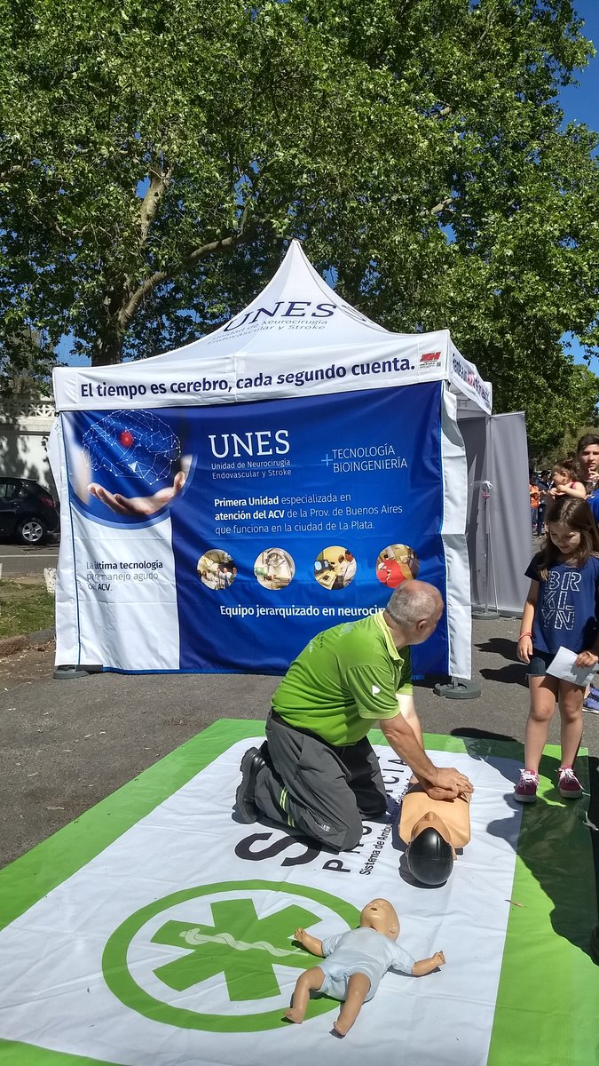 UNESLaPlata's tweet photo. Junto al #SameProvincia  Concientizando en la 9 #maraton de @gimnasiaoficial en el #MesDelACV https://t.co/MBPTfjrEFe