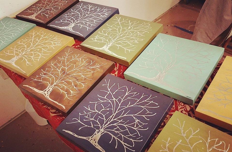 HelenWinnemores's tweet photo. Our @AmerCraftWeek finale is Jen Belt! Her Wildwoods began as a resin involved studio accident, which in true artist fashion turned to art! https://t.co/pLYUWLWpzY