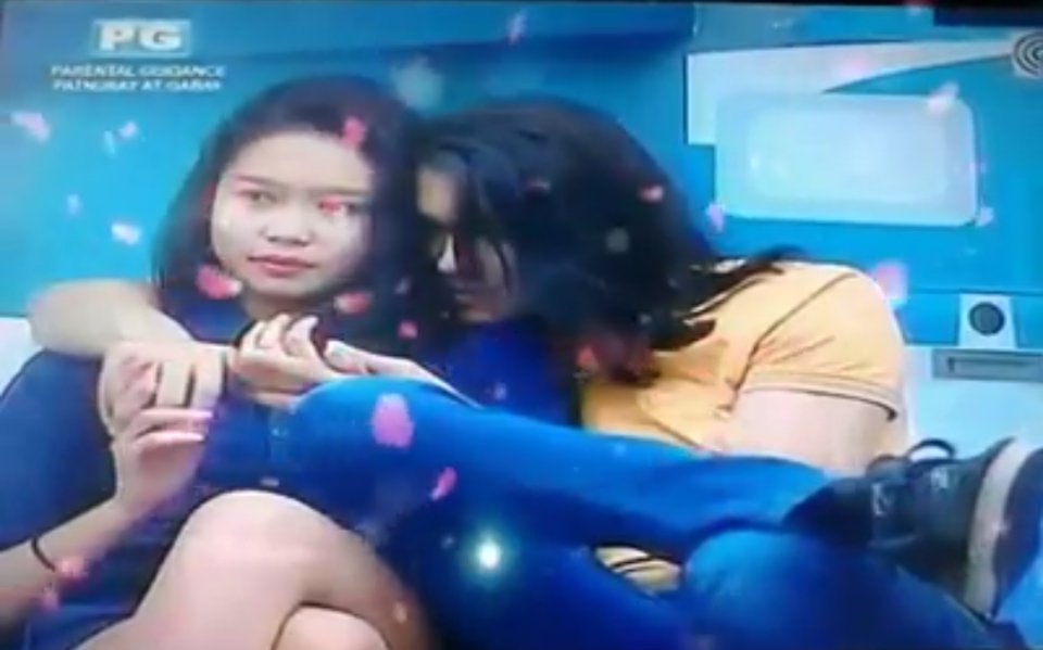 eneckneck's tweet photo. Move on o di mka move on waley na kyo pakels kc nga eh mga SIRAULO kmi...hirit pa?

TOMIHO FOREVER https://t.co/VVjZX5SJTV