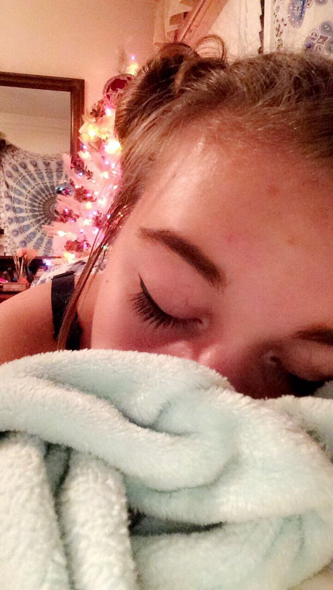 AlexisJForsyth's tweet photo. Vote for me for Class Sleepyhead https://t.co/oYrNAqYRY2