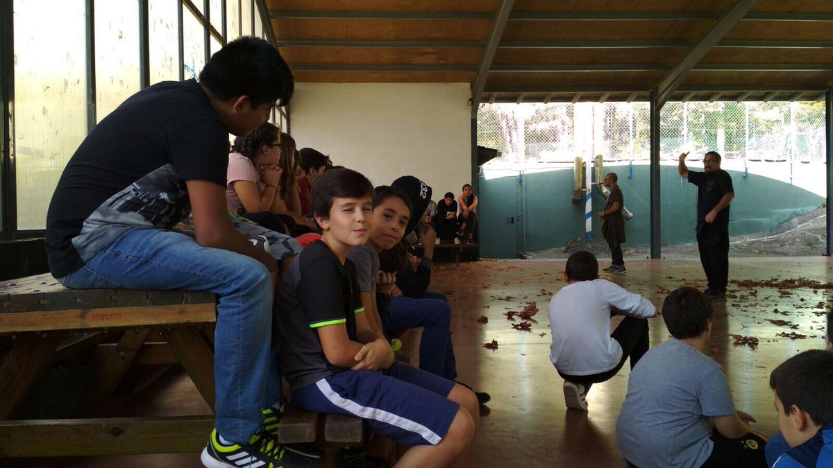 Nuestros chicos de #1eso #disfrutando de su llegada a #aratores #auladenaturaleza #masqueuncole #contigo+
