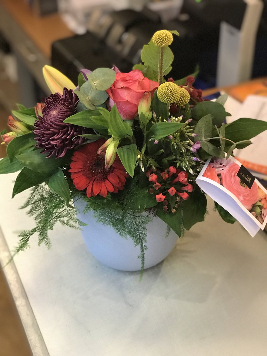 Dank je wel voor de mooie bloemen <a href="/valksolutions/">Valk Solutions</a> op naar de volgende 10 jaar