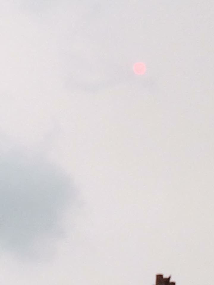 annabeljane191's tweet photo. Apparently this red sun is the sand whipped up by the pending storm heading our way! Eek https://t.co/C9Vjia2R7g