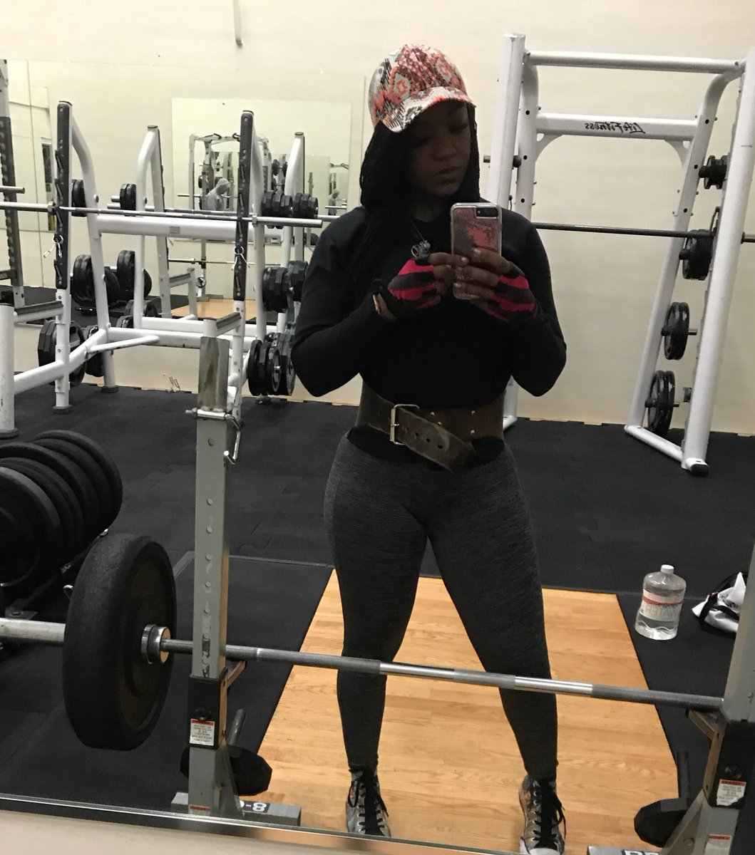 freakshow_babe's tweet photo. 💋Morning BayBees 💋 It’s #LegDay Out this biiiiiiihhhhh ....Go Heavy or GO HOME #Fitfam #TeamFreakshow https://t.co/IGThlcZvXY
