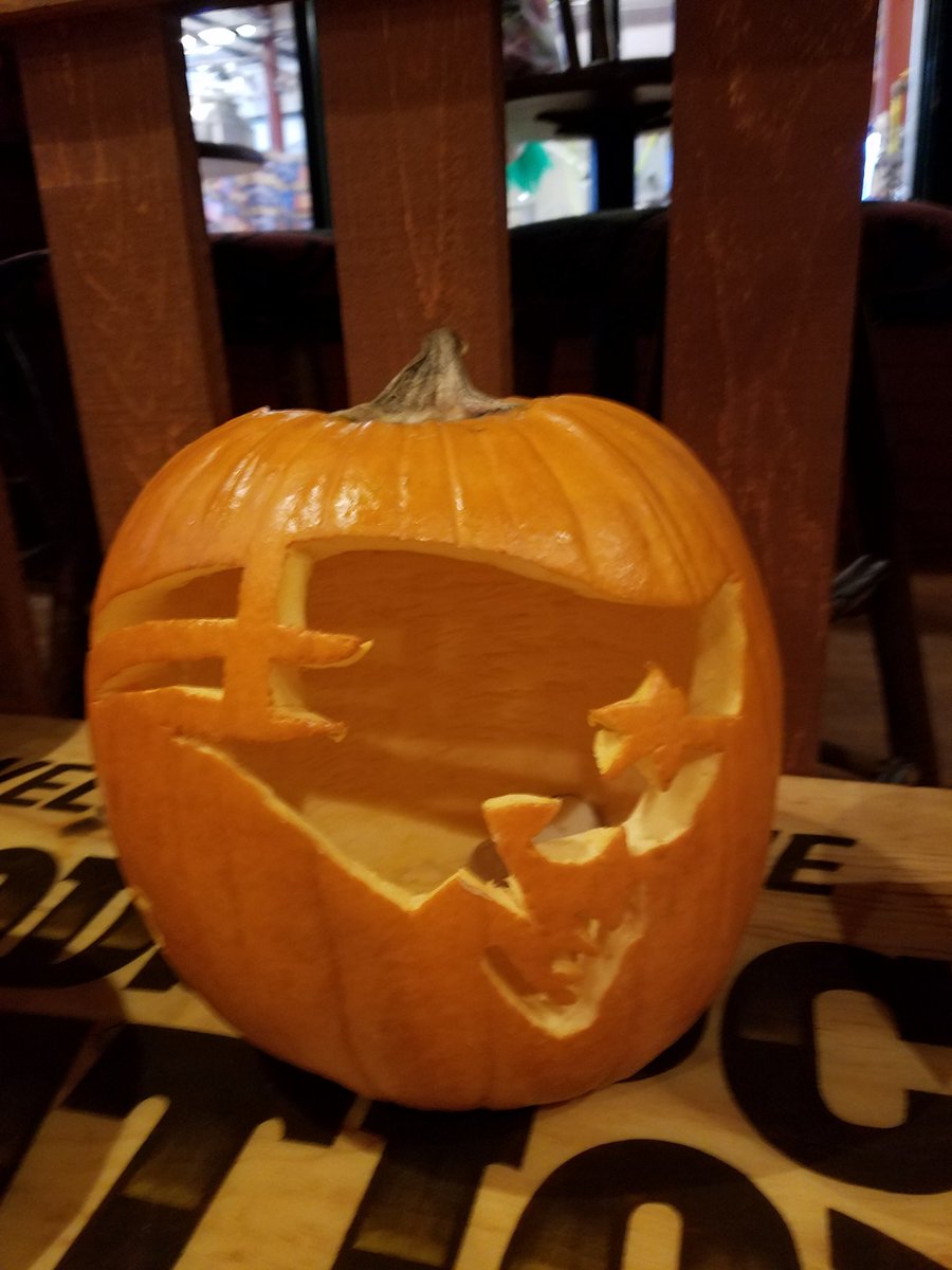 NHWoodstockInn's tweet photo. Bring in a carved #pumpkin anytime before #Halloween for a $10 gift card. Grand prize - $100 gift card! #nh #pumpkincarving #halloween2017 https://t.co/O3U0Z4wlME