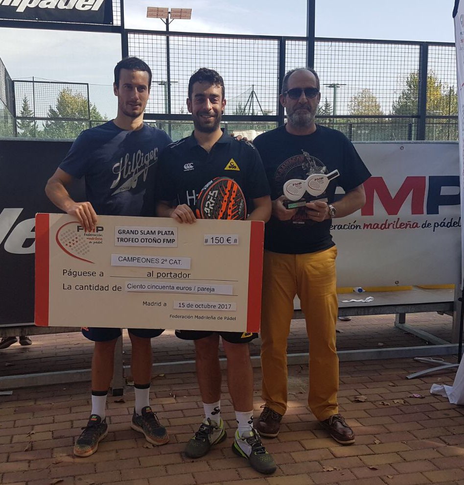 CarlosSarralde's tweet photo. Esta vez jugando en la derecha!!! Grande Juanillo!! https://t.co/dtJ6ENaFPu