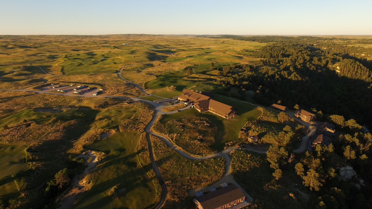 theprairieclub's tweet image. From above, this is what the mornings look like during the early summer.