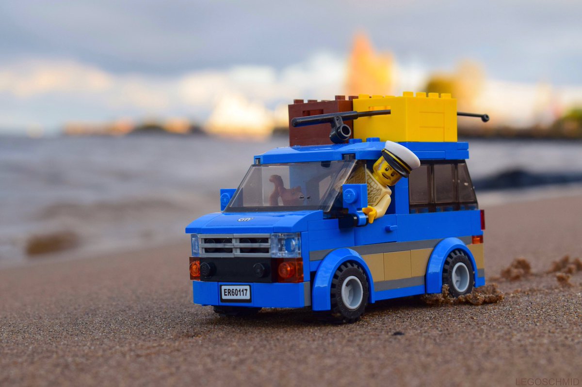 konschmidt's tweet photo. Gone fishin' 🎣😀
#lego #whereisanton #legooldfishingstore #stuckinplastic @LEGO_Group https://t.co/njXzmW5Dex