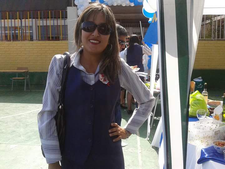 CVeaz's tweet photo. #MiProfeMG #DiaDelProfesor Feliz dia a todos mis colegas que ejercemos tan noble y hermosa profesion. https://t.co/1jFRdPQbsN