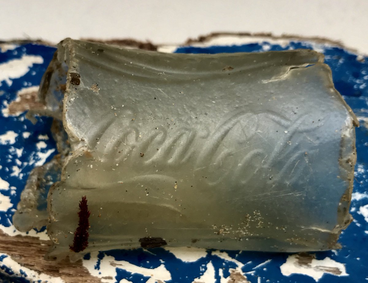 Newquaybeach's tweet image. We picked up 783 plastic bottles and fragments from one Cornish cove last week. All washed up from the ocean floor with the seaweed😐